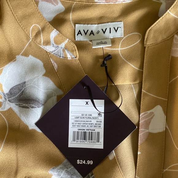 NWT Ava & Viv Yellow Floral Blouse - Picture 3 of 3